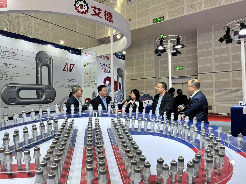 激光熔覆强化截齿在深部复杂煤岩层中的工程应用研究